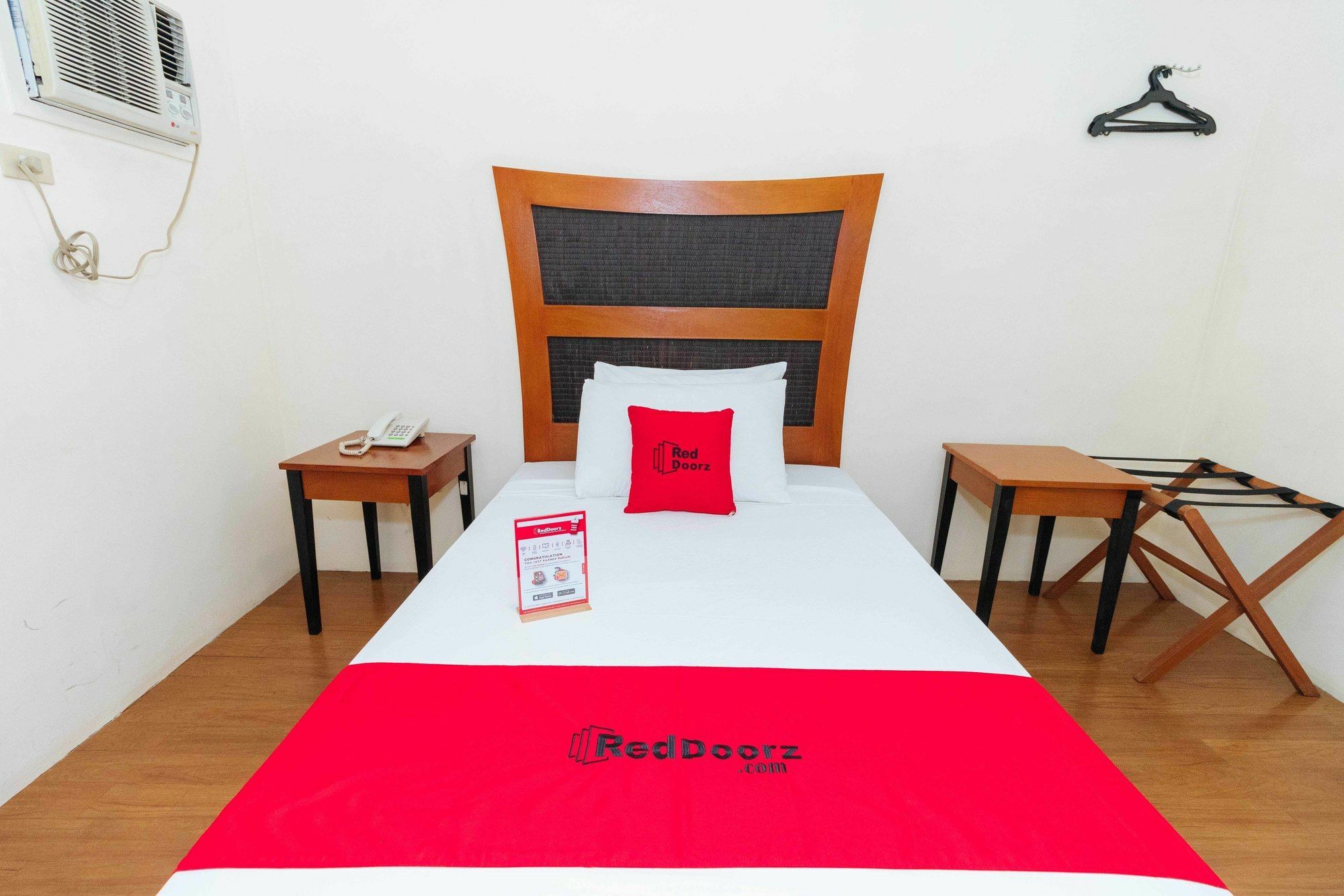 Reddoorz @ Amorsolo Makati Makati City Esterno foto
