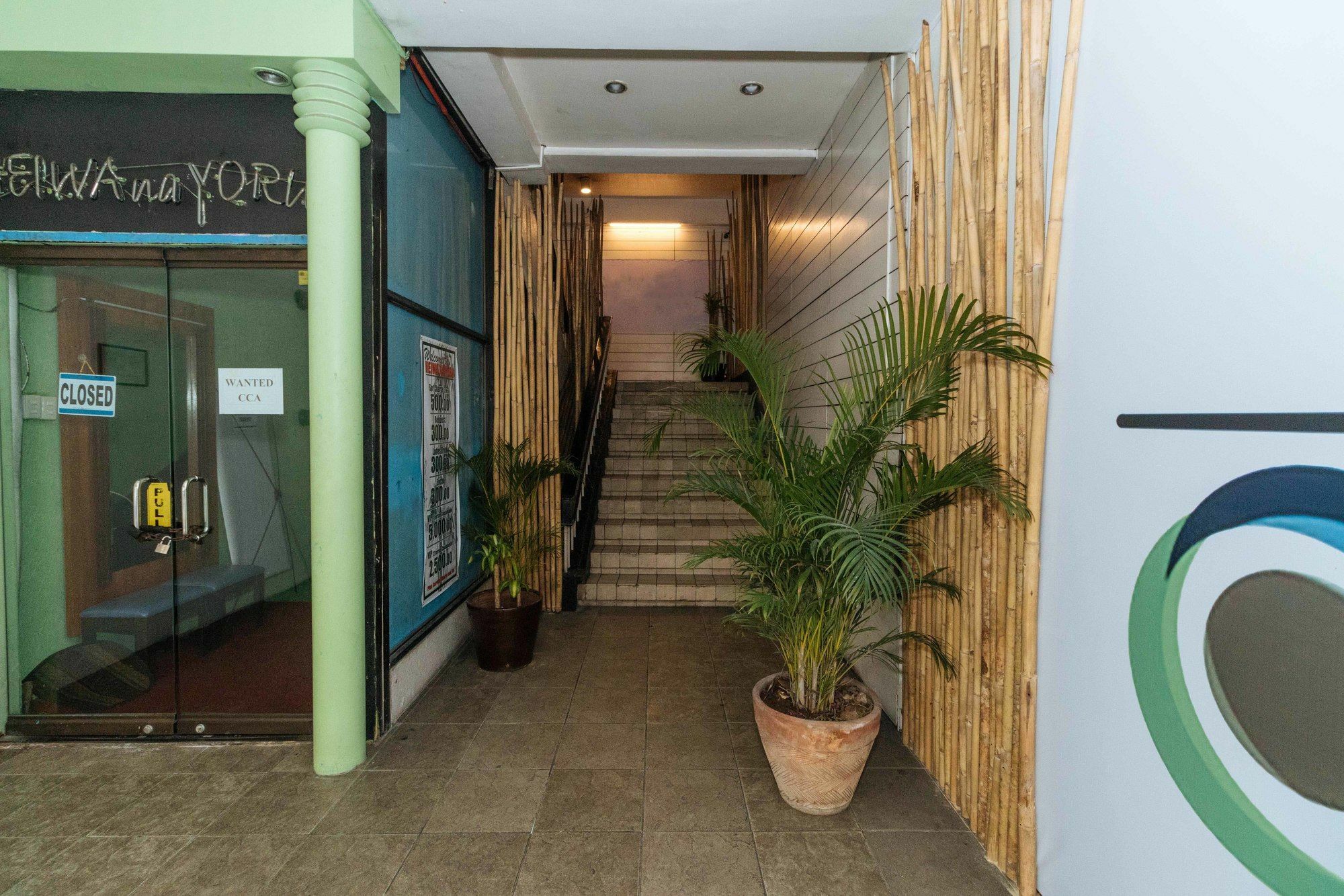 Reddoorz @ Amorsolo Makati Makati City Esterno foto